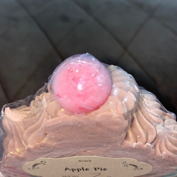 𝅺APPLE Pie scented soap, set of 2 (7 oz each approximately) - Picture 3 of 5